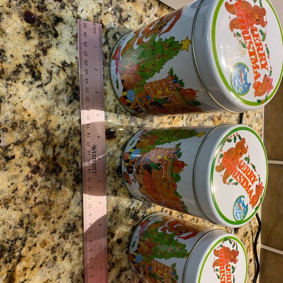 VTG Christmas Bear Holiday stackable storage tin set of 3 1980’s - Picture 4 of 7